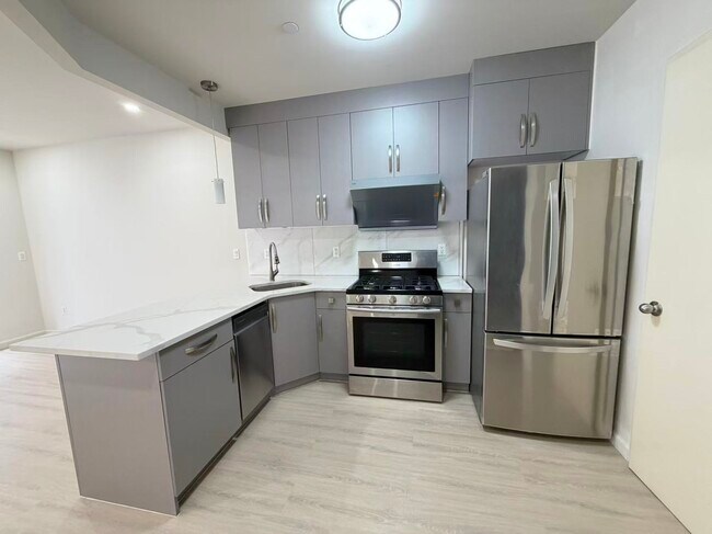 Foto del edificio - 42-22 Crescent St