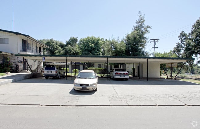 Building Photo - Royal Palms Apartments