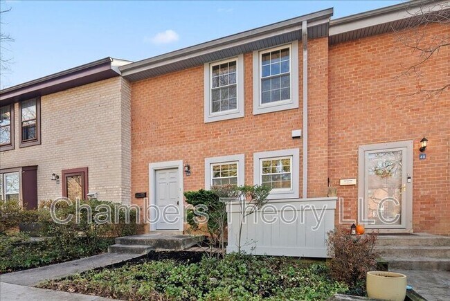 Foto del edificio - 2146 Golf Course Dr