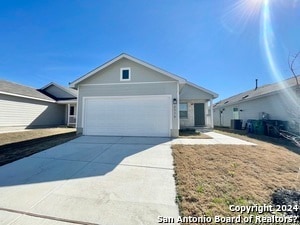 Building Photo - 2918 Gustavo Dr