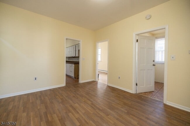 Building Photo - 450 3rd Ave