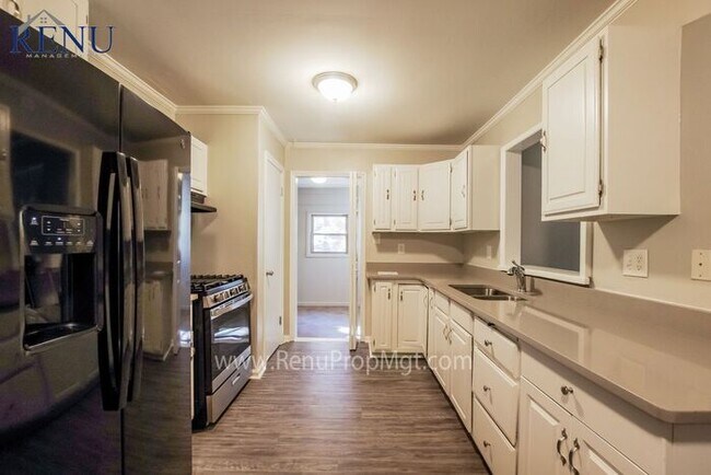 Foto del edificio - Available Now!