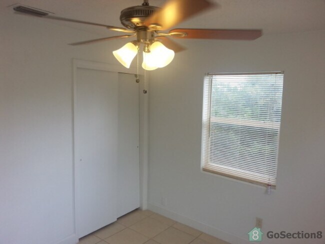 Foto del edificio - 2500 NE 7th Ter