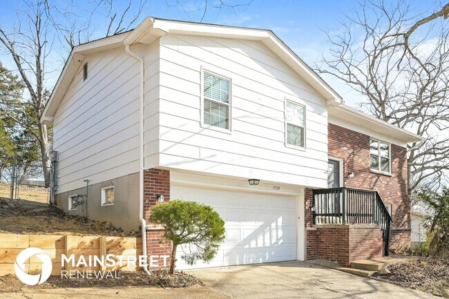 Foto del edificio - 1739 Hilltop Ln