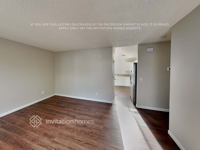 Building Photo - 1425 S Olathe Way