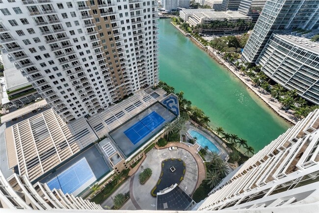 Foto del edificio - 901 Brickell Key Blvd