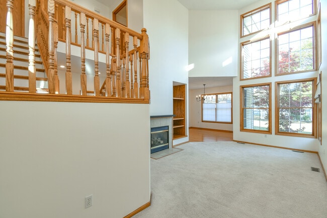 Leaving Room - 9416 Forest Glen Dr