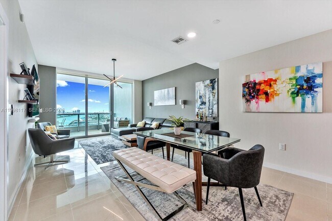 Foto del edificio - 900 Biscayne Blvd