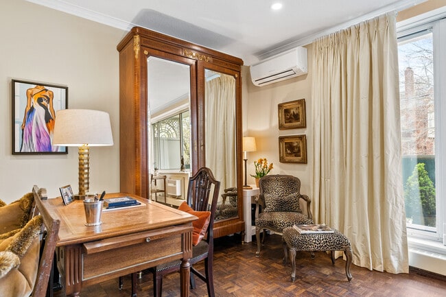 Building Photo - 1 A Dale Ave