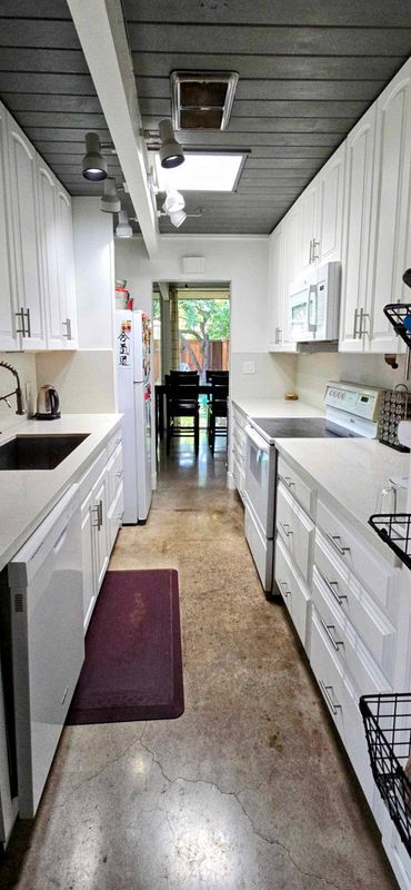 Foto del edificio - 1096 Pomeroy Ave
