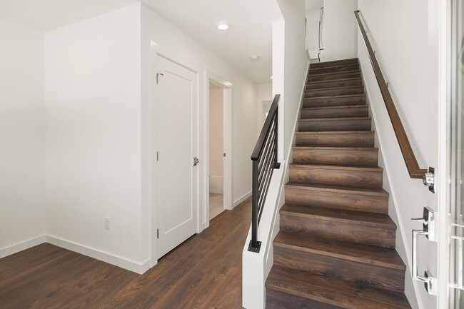 Foto del edificio - 2bd/1.75ba Seattle Townhome