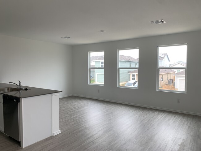 Living Room - 20418 Onyx Ring