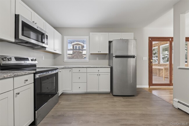 Building Photo - 676-678-678 Oak Summit Rd