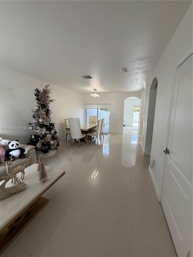 Building Photo - 956 SW 148th Pl