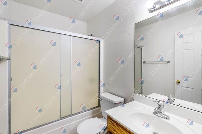 Building Photo - Quaint townhome in Tierra Palmas!