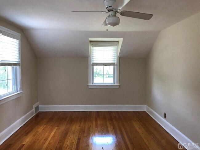 Foto del edificio - 124 Louis St