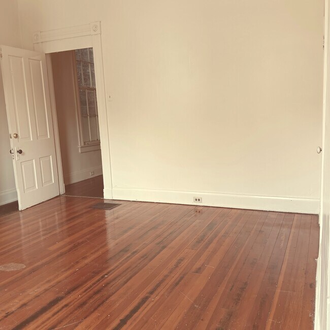 Foto del edificio - 2116 Ravine St