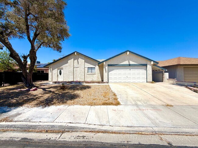 Building Photo - 6200 Cedarwood Ave