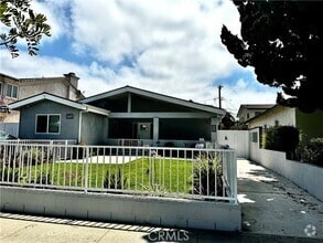 Building Photo - 2602 Apple Ave