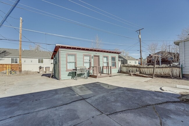 Building Photo - 1111 E Flint St