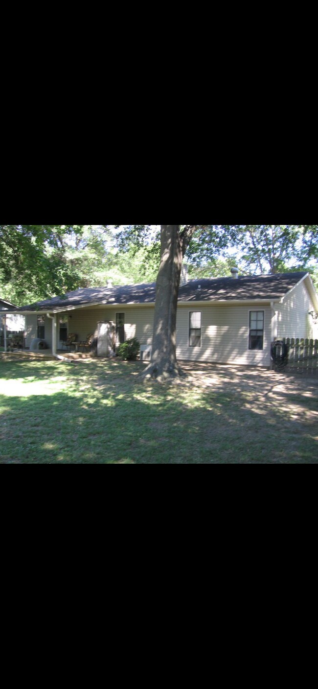 Foto del edificio - 388 L P Mann Dr