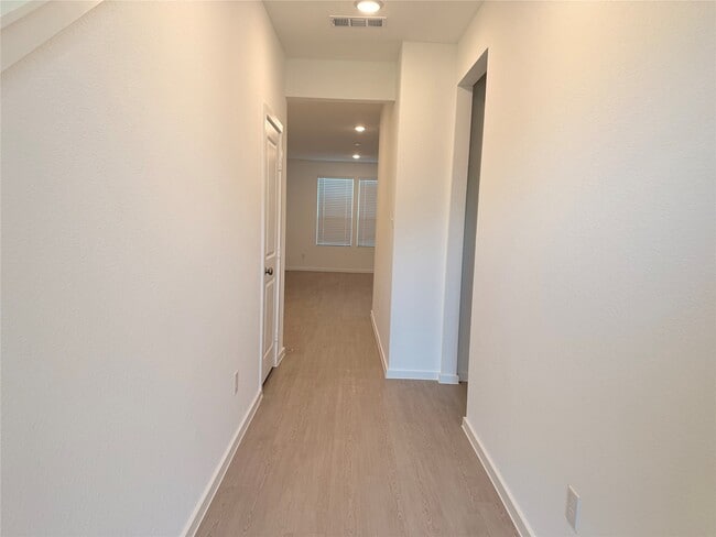 Foto del edificio - 24645 Cascade Haven Rd