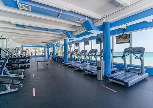 Foto del edificio - 5401 Collins Ave