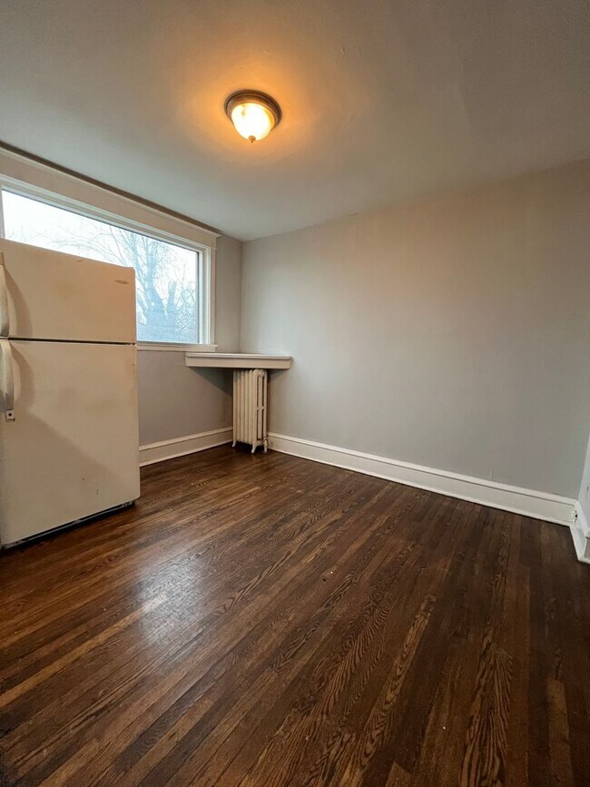 Building Photo - Renovated 2 Bedroom, 1 Bath in Upper Darby