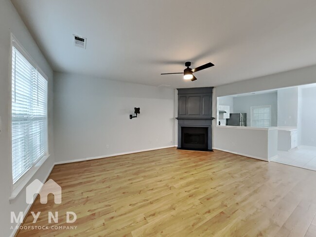 Building Photo - 70 Highoak Dr NE