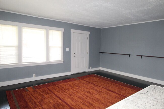 Building Photo - 26 E. Kiernan Ave Spokane, WA 99207 - NuKe...