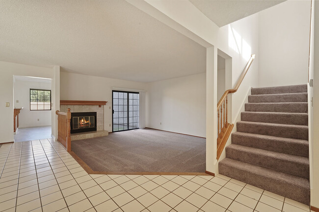 Building Photo - 566 La Corso Dr