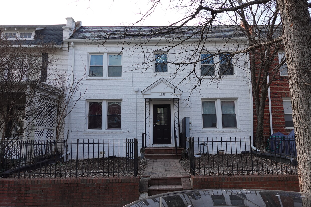 Photo - 1228 18th St NE
