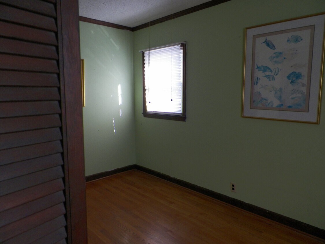 Foto del edificio - 1002 Cherry Ln