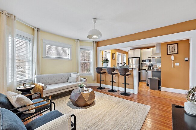 Living Room - 1900 Washington St