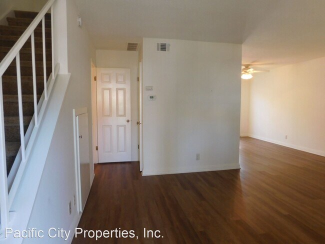 Building Photo - 3 br, 1.5 bath House - 9782 Continental Dr.