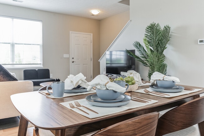 Oak Townhome - The Green