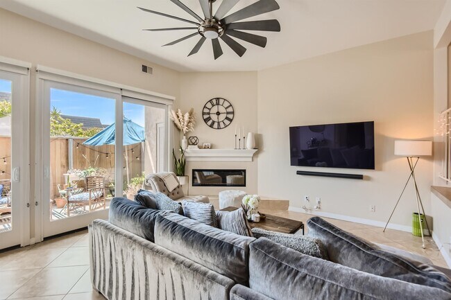 Building Photo - 755 Pacific Surf Dr