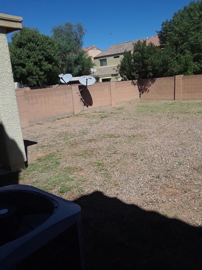 Building Photo - 3 Bedroom - 2.5 Bath - 1605 Sq Ft - Rancho Sahuarita Community - Sahuarita