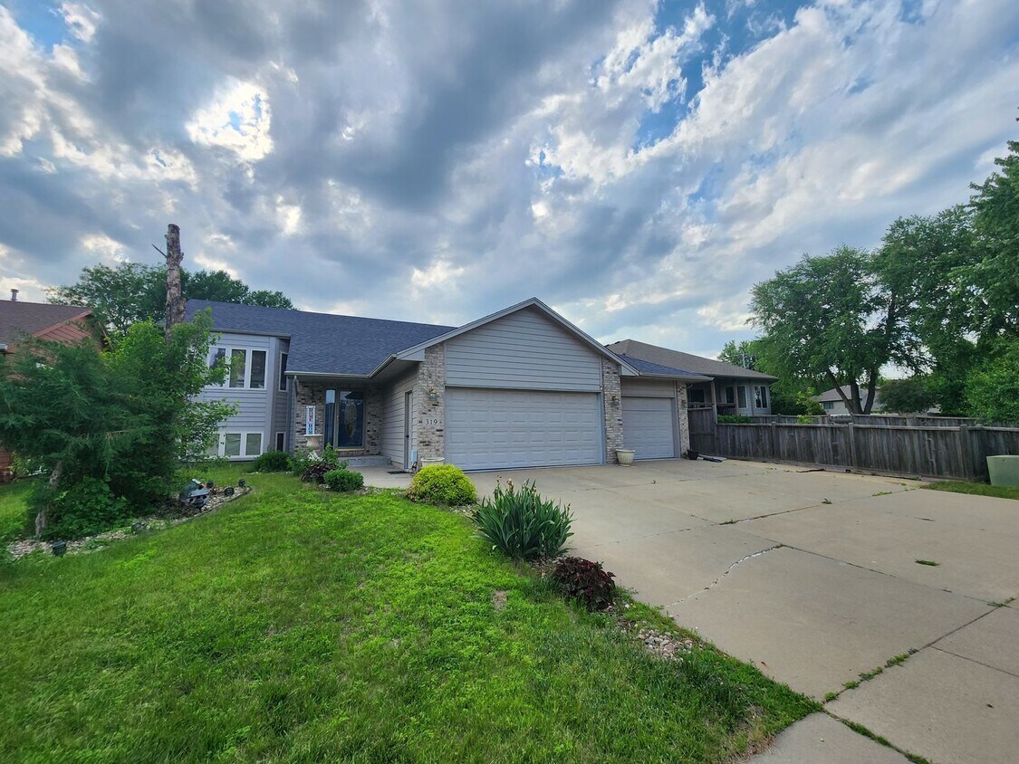 Foto principal - 5bd 3ba Available in Eastern Sioux falls