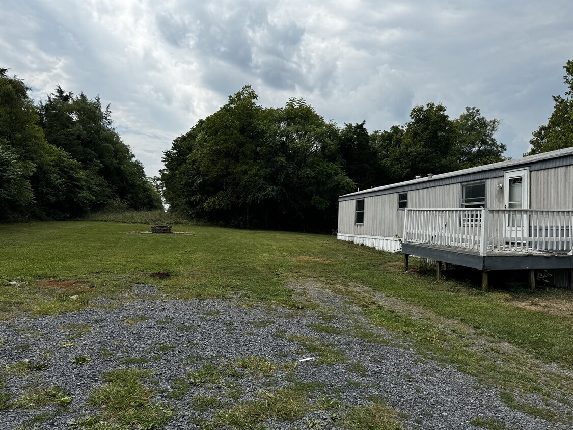 Primary Photo - 190 Hatchery Rd