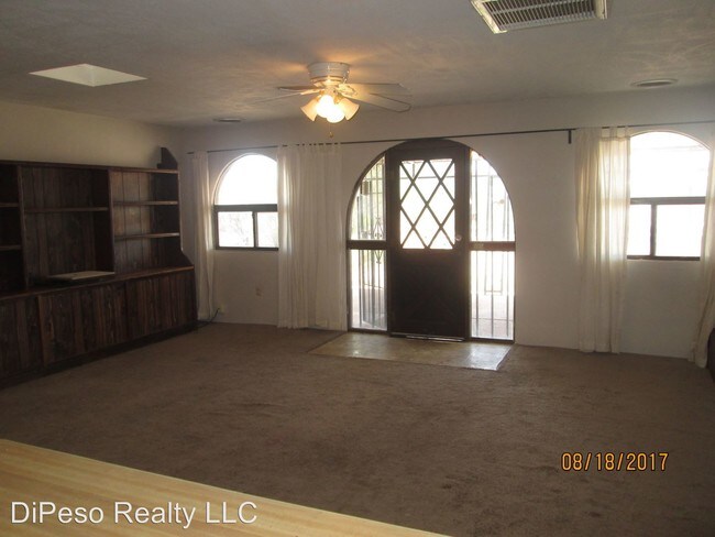 Foto del edificio - 2 br, 1.5 bath House - 621 E Pearl St