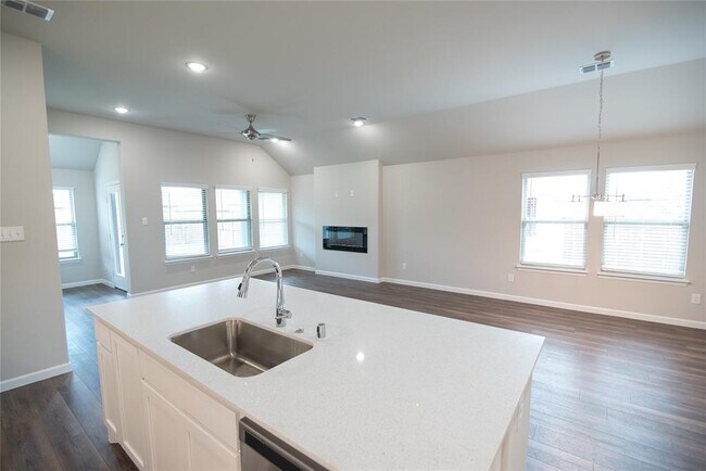 Building Photo - 1542 Wayback Dr