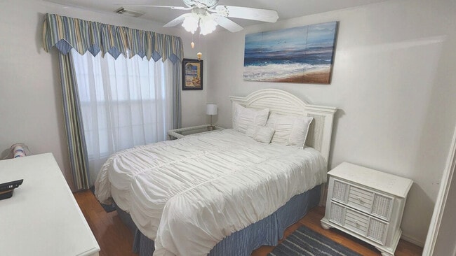 Foto del edificio - 10851 S Ocean Dr