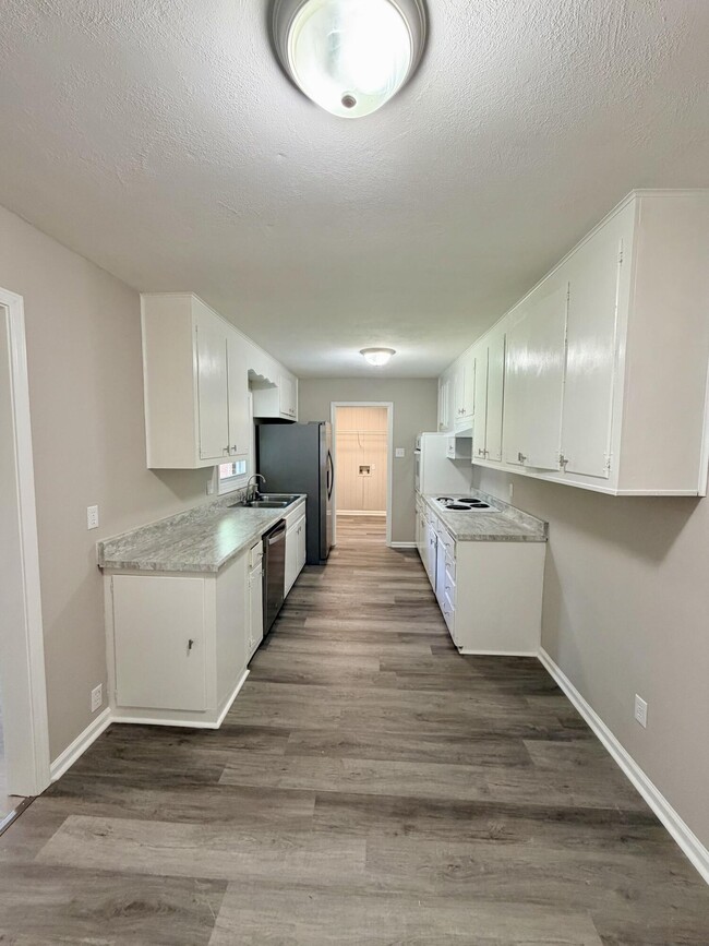 Building Photo - 3420 Candy Dr