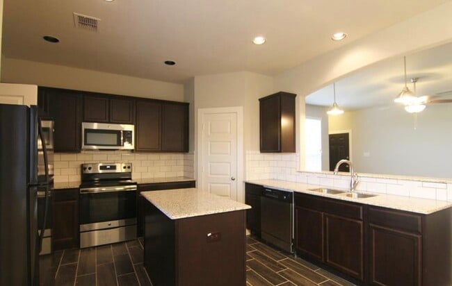 Foto del edificio - 25172 Pacific Wren Dr