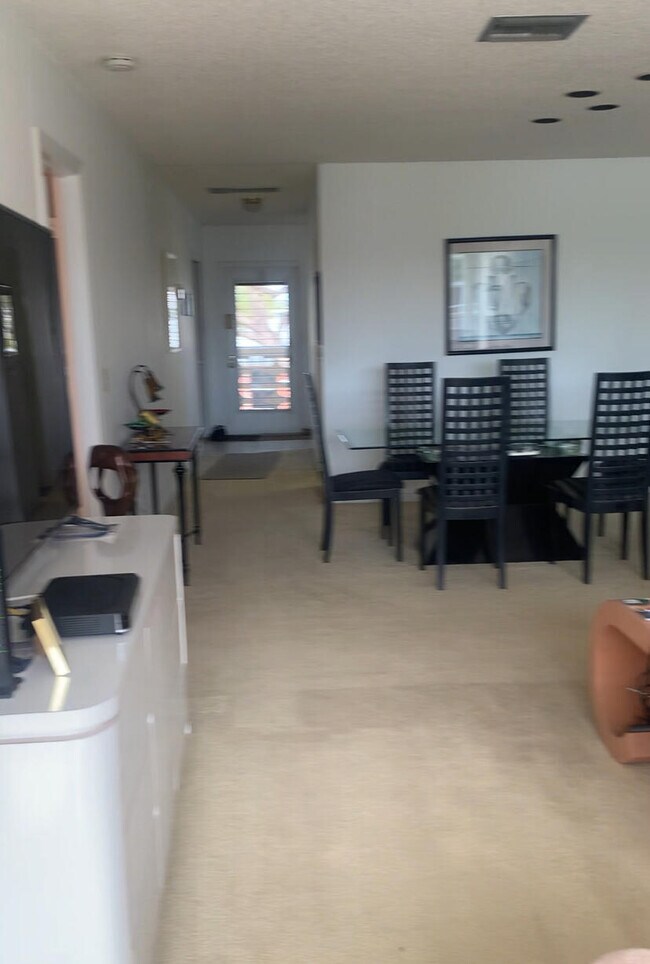 Foto del edificio - 1560 NW 18th Ave