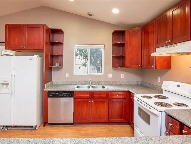 Building Photo - Clearlake great family home