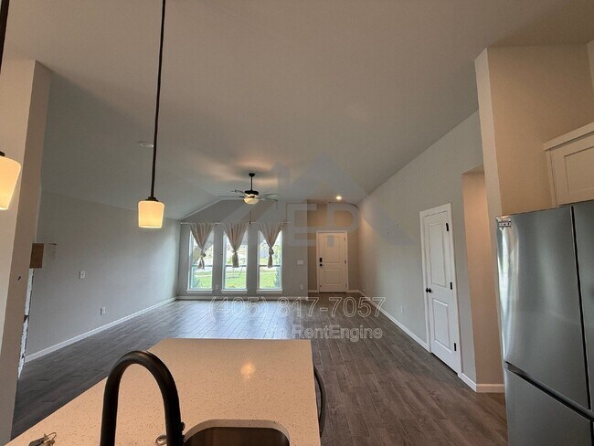Foto del edificio - 921 S Appaloosa Ln