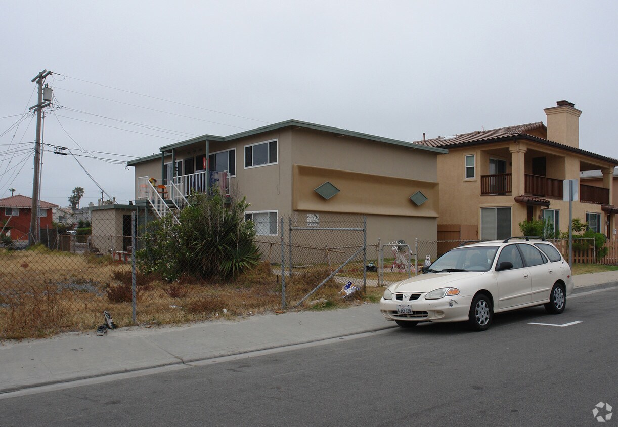 Primary Photo - 120-126 Date Ave