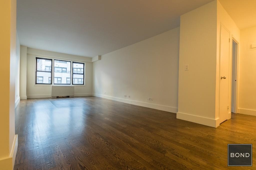 Primary Photo - 222 E 63rd St